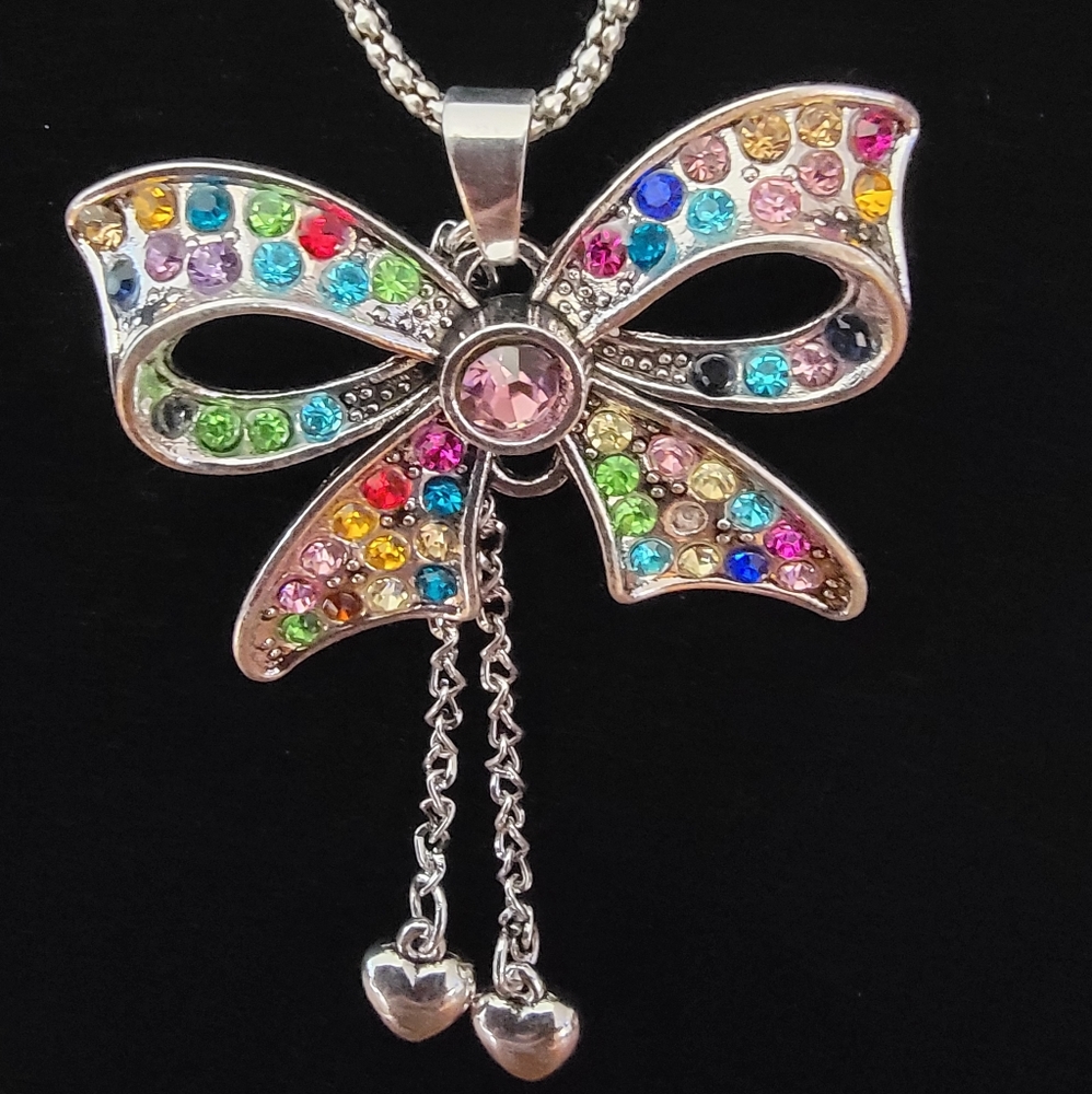 NWT Betsey Johnson Bow Neckace